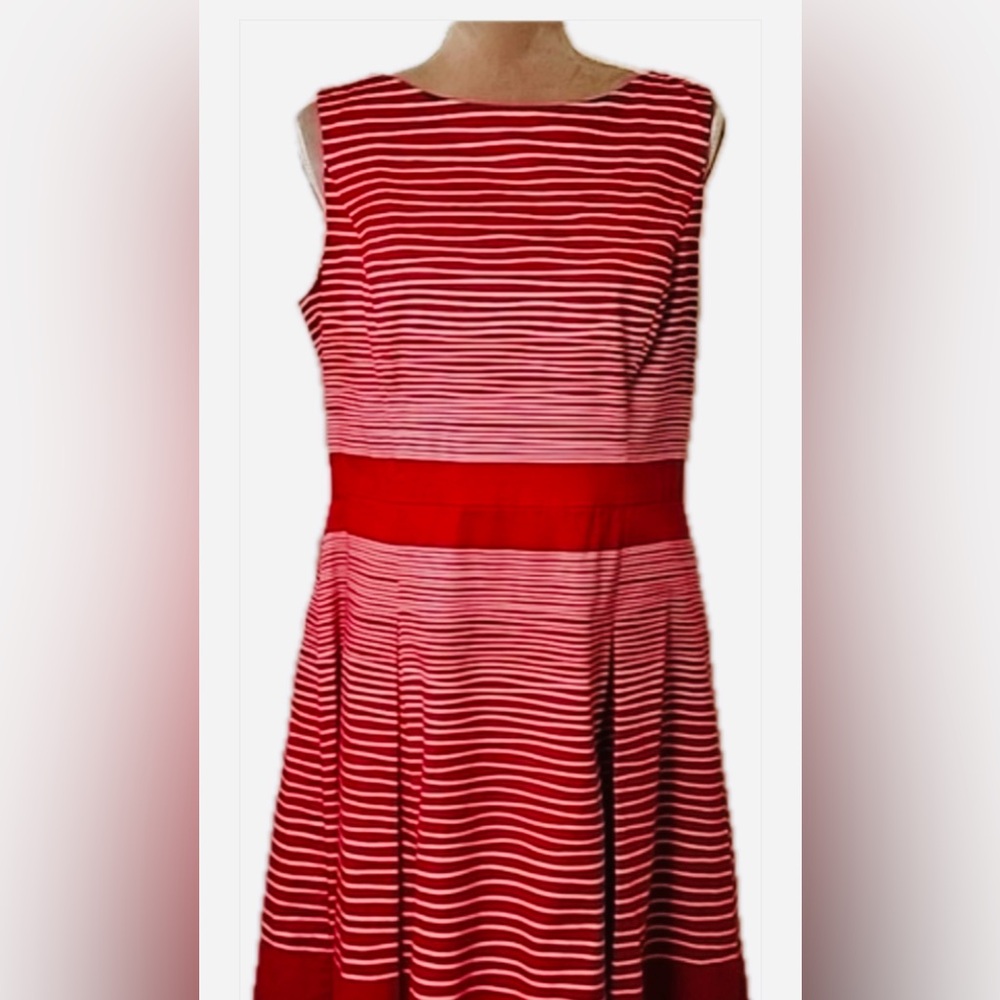TALBOTS Dress- Fit and Flare Cocktail. Red & White Nautical Sleeveless 8P, Midi